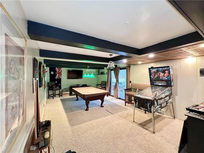 214 Raptor Cir, New Castle, PA 16105, 3 Bedrooms Bedrooms, 11 Rooms Rooms,3 BathroomsBathrooms,Residential,For Sale,Raptor Cir,0,1680791
