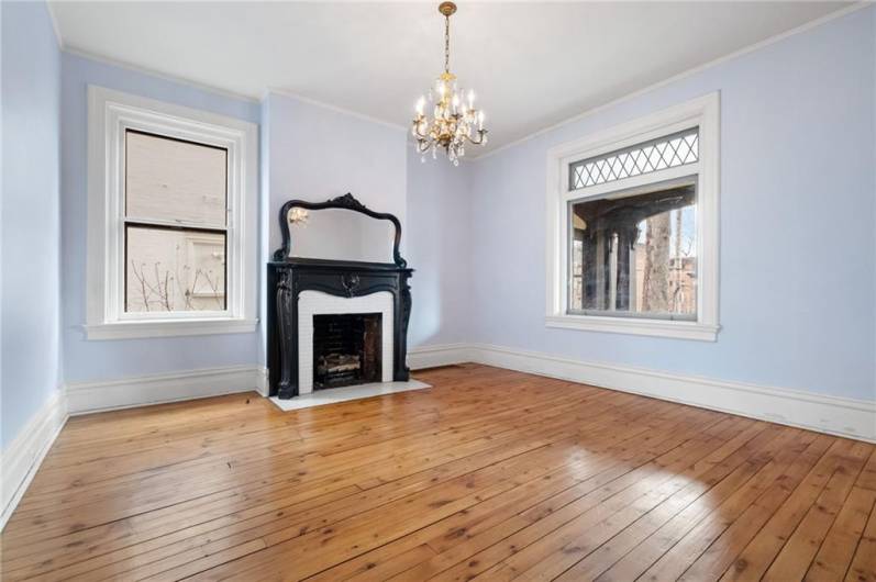 5575 Hampton St, Pittsburgh, PA 15206, 6 Bedrooms Bedrooms, 11 Rooms Rooms,3.1 BathroomsBathrooms,Residential,For Sale,Hampton St,0,1688338