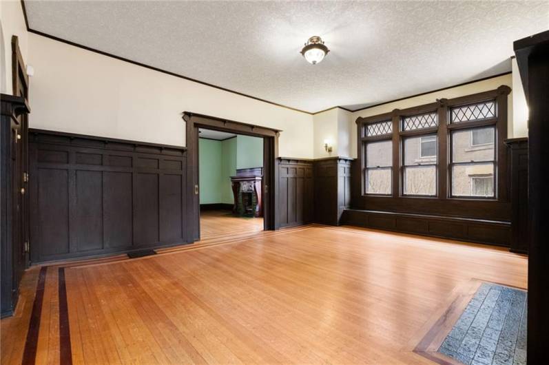 5575 Hampton St, Pittsburgh, PA 15206, 6 Bedrooms Bedrooms, 11 Rooms Rooms,3.1 BathroomsBathrooms,Residential,For Sale,Hampton St,0,1688338