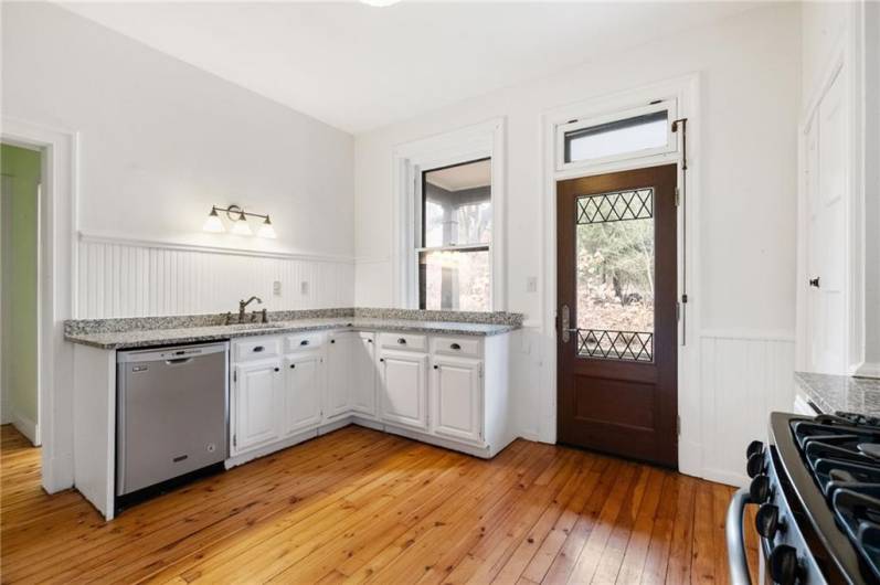 5575 Hampton St, Pittsburgh, PA 15206, 6 Bedrooms Bedrooms, 11 Rooms Rooms,3.1 BathroomsBathrooms,Residential,For Sale,Hampton St,0,1688338