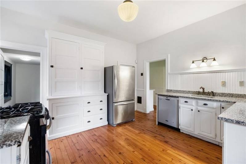 5575 Hampton St, Pittsburgh, PA 15206, 6 Bedrooms Bedrooms, 11 Rooms Rooms,3.1 BathroomsBathrooms,Residential,For Sale,Hampton St,0,1688338