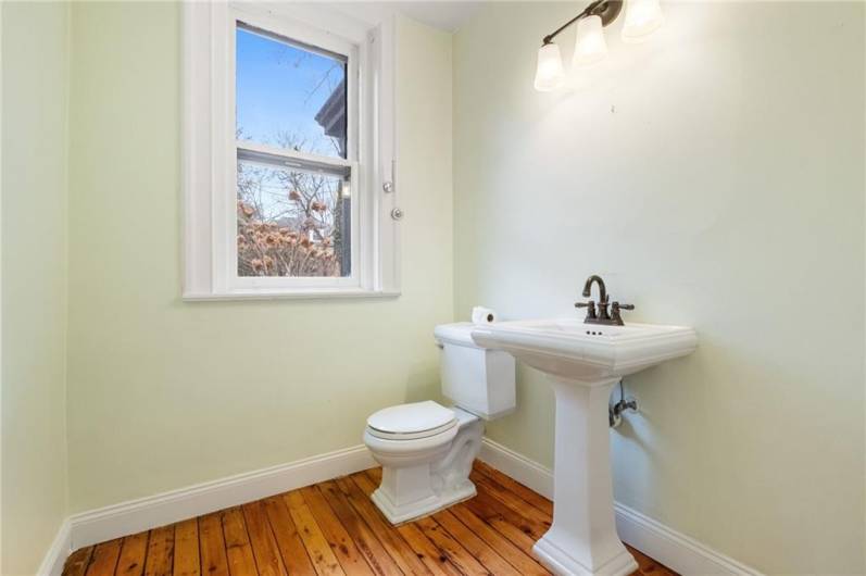 5575 Hampton St, Pittsburgh, PA 15206, 6 Bedrooms Bedrooms, 11 Rooms Rooms,3.1 BathroomsBathrooms,Residential,For Sale,Hampton St,0,1688338