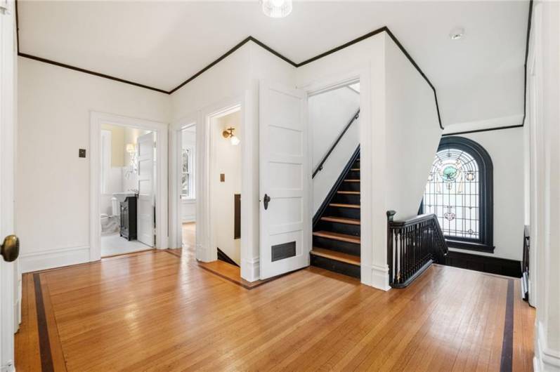 5575 Hampton St, Pittsburgh, PA 15206, 6 Bedrooms Bedrooms, 11 Rooms Rooms,3.1 BathroomsBathrooms,Residential,For Sale,Hampton St,0,1688338