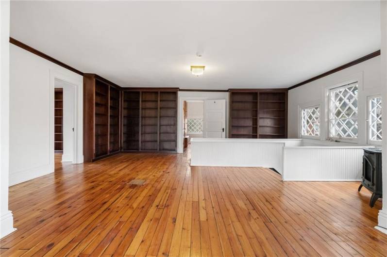 5575 Hampton St, Pittsburgh, PA 15206, 6 Bedrooms Bedrooms, 11 Rooms Rooms,3.1 BathroomsBathrooms,Residential,For Sale,Hampton St,0,1688338