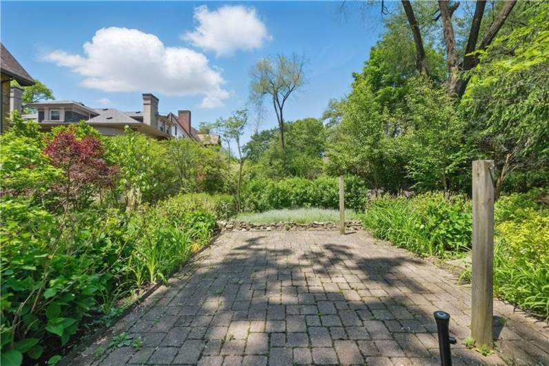 5575 Hampton St, Pittsburgh, PA 15206, 6 Bedrooms Bedrooms, 11 Rooms Rooms,3.1 BathroomsBathrooms,Residential,For Sale,Hampton St,0,1688338