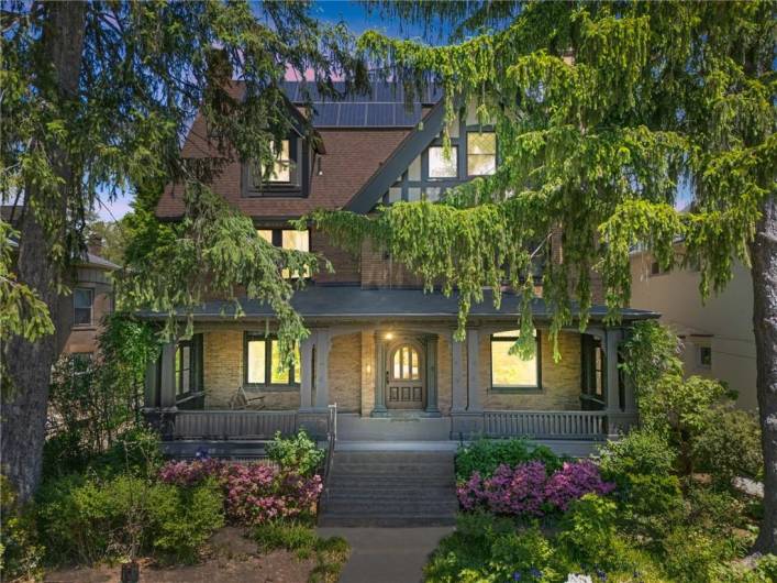 5575 Hampton St, Pittsburgh, PA 15206, 6 Bedrooms Bedrooms, 11 Rooms Rooms,3.1 BathroomsBathrooms,Residential,For Sale,Hampton St,0,1688338