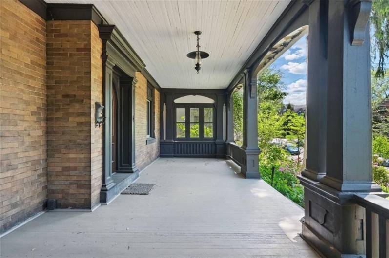 5575 Hampton St, Pittsburgh, PA 15206, 6 Bedrooms Bedrooms, 11 Rooms Rooms,3.1 BathroomsBathrooms,Residential,For Sale,Hampton St,0,1688338
