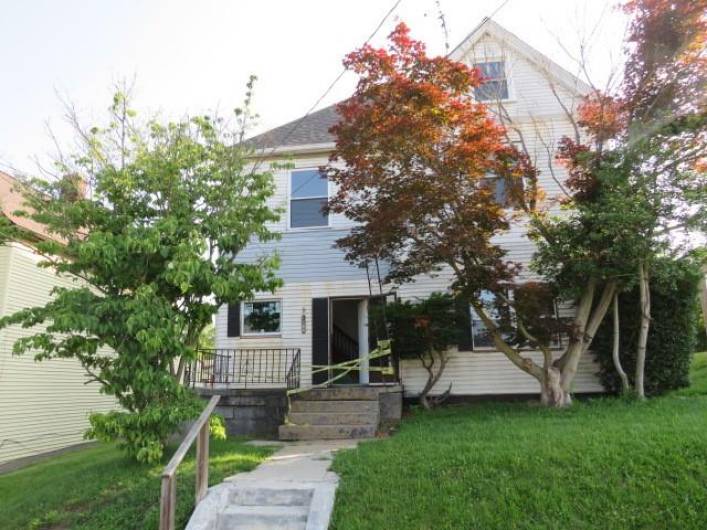 1250 Summerlea Ave, Washington, PA 15301, 4 Bedrooms Bedrooms, ,1 BathroomBathrooms,Residential,For Sale,Summerlea Ave,1706342