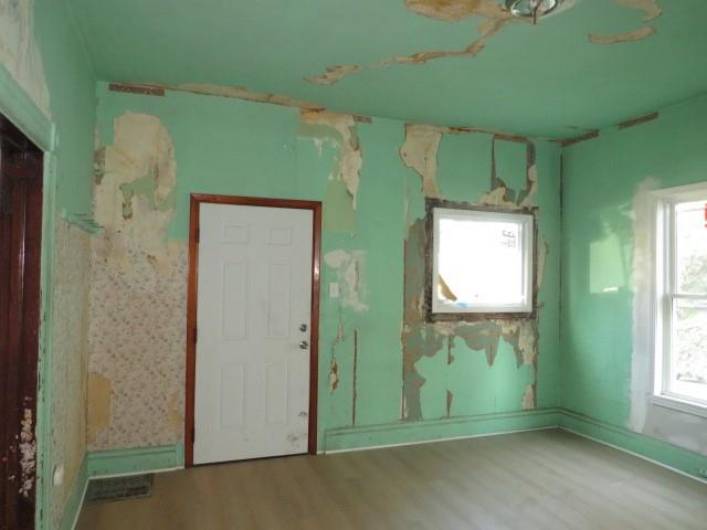 1250 Summerlea Ave, Washington, PA 15301, 4 Bedrooms Bedrooms, ,1 BathroomBathrooms,Residential,For Sale,Summerlea Ave,1706342