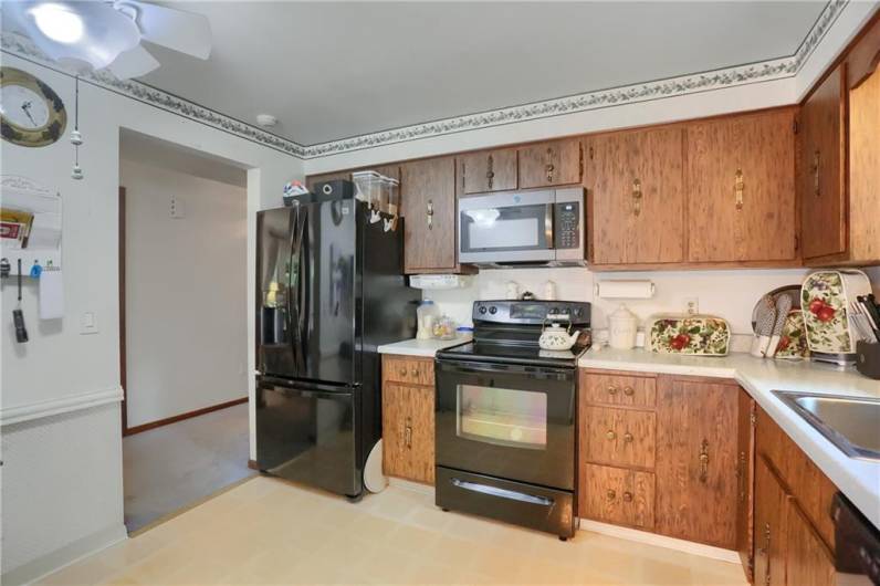 258 Locust Ridge Dr, Pittsburgh, PA 15209, 3 Bedrooms Bedrooms, 9 Rooms Rooms,2.1 BathroomsBathrooms,Residential,For Sale,Locust Ridge Dr,0,1710853