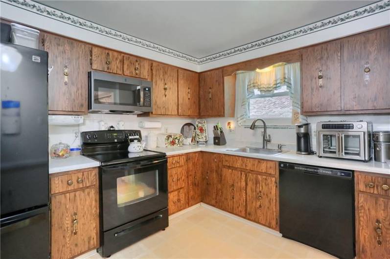 258 Locust Ridge Dr, Pittsburgh, PA 15209, 3 Bedrooms Bedrooms, 9 Rooms Rooms,2.1 BathroomsBathrooms,Residential,For Sale,Locust Ridge Dr,0,1710853