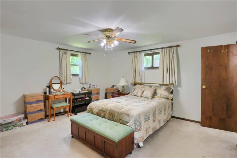 258 Locust Ridge Dr, Pittsburgh, PA 15209, 3 Bedrooms Bedrooms, 9 Rooms Rooms,2.1 BathroomsBathrooms,Residential,For Sale,Locust Ridge Dr,0,1710853