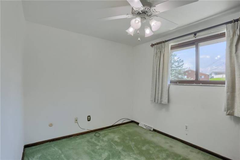 258 Locust Ridge Dr, Pittsburgh, PA 15209, 3 Bedrooms Bedrooms, 9 Rooms Rooms,2.1 BathroomsBathrooms,Residential,For Sale,Locust Ridge Dr,0,1710853