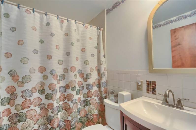 258 Locust Ridge Dr, Pittsburgh, PA 15209, 3 Bedrooms Bedrooms, 9 Rooms Rooms,2.1 BathroomsBathrooms,Residential,For Sale,Locust Ridge Dr,0,1710853