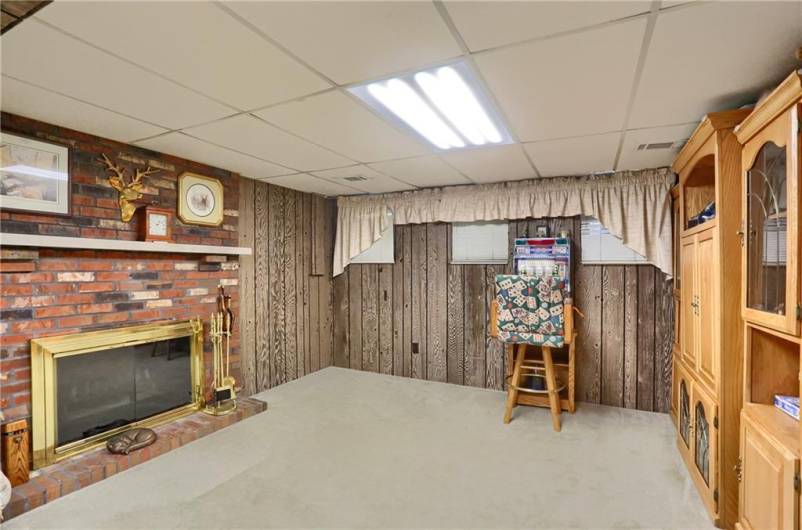 258 Locust Ridge Dr, Pittsburgh, PA 15209, 3 Bedrooms Bedrooms, 9 Rooms Rooms,2.1 BathroomsBathrooms,Residential,For Sale,Locust Ridge Dr,0,1710853