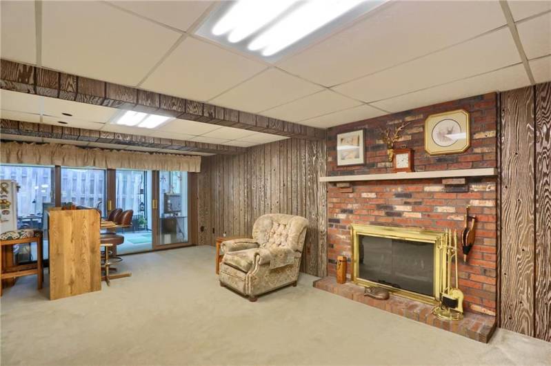 258 Locust Ridge Dr, Pittsburgh, PA 15209, 3 Bedrooms Bedrooms, 9 Rooms Rooms,2.1 BathroomsBathrooms,Residential,For Sale,Locust Ridge Dr,0,1710853
