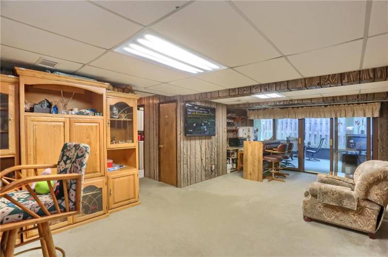 258 Locust Ridge Dr, Pittsburgh, PA 15209, 3 Bedrooms Bedrooms, 9 Rooms Rooms,2.1 BathroomsBathrooms,Residential,For Sale,Locust Ridge Dr,0,1710853