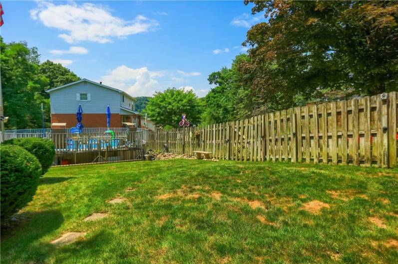258 Locust Ridge Dr, Pittsburgh, PA 15209, 3 Bedrooms Bedrooms, 9 Rooms Rooms,2.1 BathroomsBathrooms,Residential,For Sale,Locust Ridge Dr,0,1710853