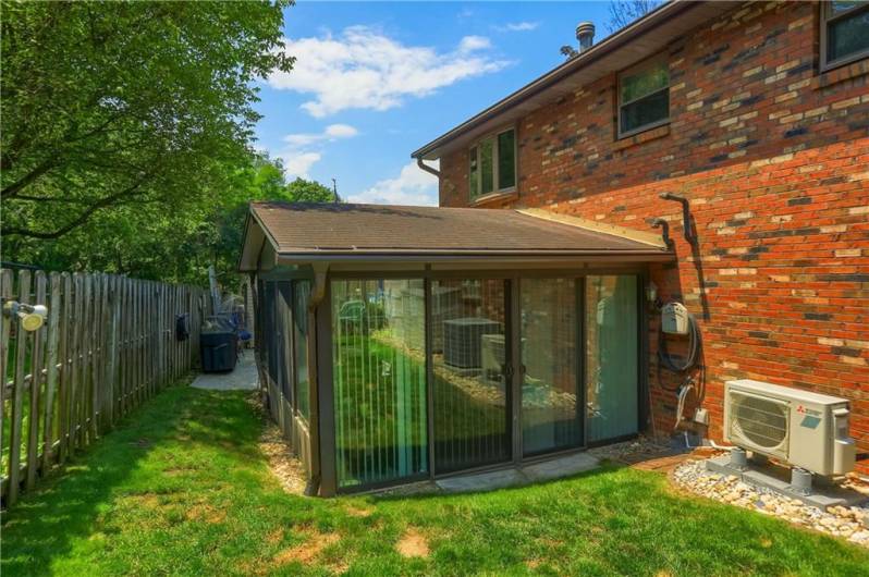 258 Locust Ridge Dr, Pittsburgh, PA 15209, 3 Bedrooms Bedrooms, 9 Rooms Rooms,2.1 BathroomsBathrooms,Residential,For Sale,Locust Ridge Dr,0,1710853