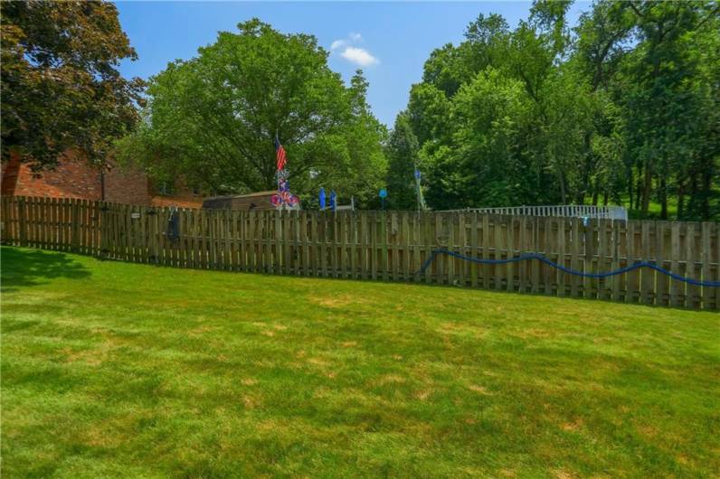 258 Locust Ridge Dr, Pittsburgh, PA 15209, 3 Bedrooms Bedrooms, 9 Rooms Rooms,2.1 BathroomsBathrooms,Residential,For Sale,Locust Ridge Dr,0,1710853