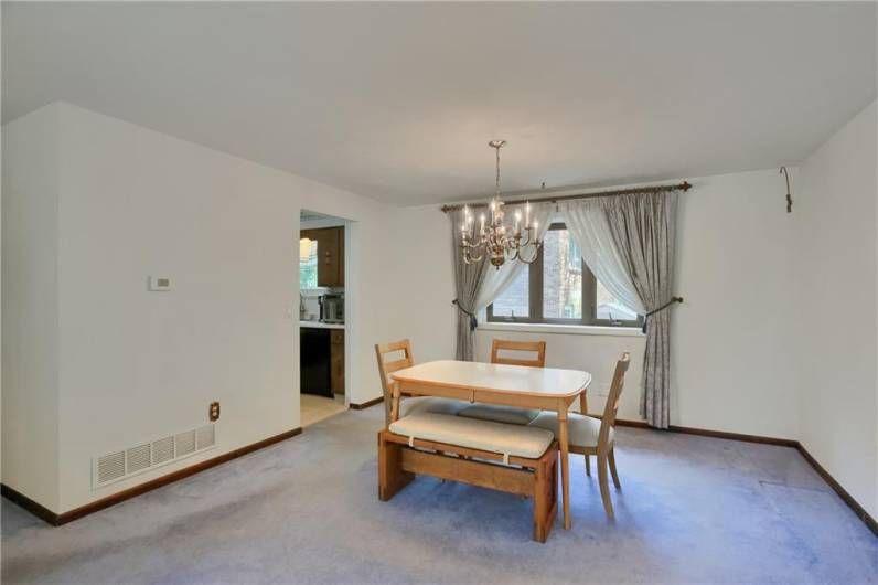 258 Locust Ridge Dr, Pittsburgh, PA 15209, 3 Bedrooms Bedrooms, 9 Rooms Rooms,2.1 BathroomsBathrooms,Residential,For Sale,Locust Ridge Dr,0,1710853