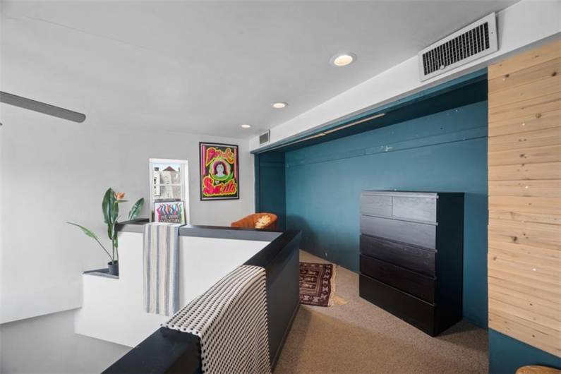 23 Seneca St, Pittsburgh, PA 15219, 1 Bedroom Bedrooms, ,2 BathroomsBathrooms,Residential,For Sale,Seneca St,0,1711346