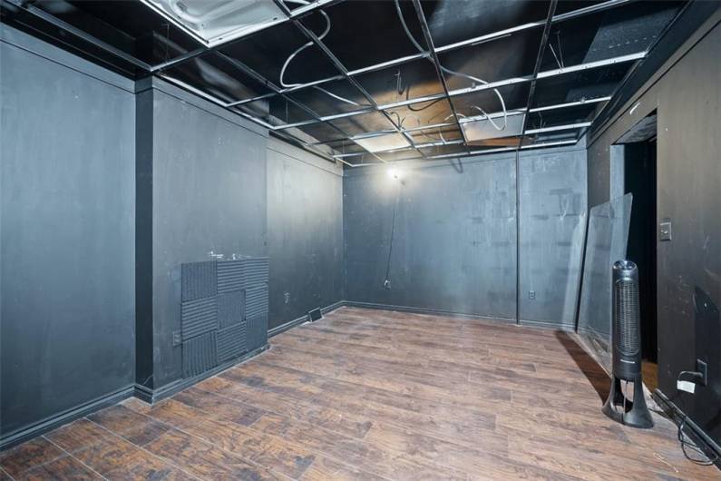 23 Seneca St, Pittsburgh, PA 15219, 1 Bedroom Bedrooms, ,2 BathroomsBathrooms,Residential,For Sale,Seneca St,0,1711346