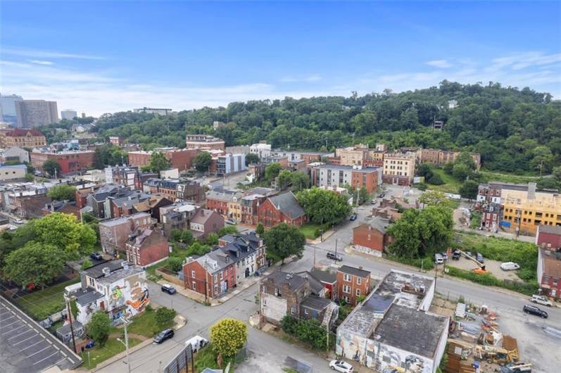 23 Seneca St, Pittsburgh, PA 15219, 1 Bedroom Bedrooms, ,2 BathroomsBathrooms,Residential,For Sale,Seneca St,0,1711346