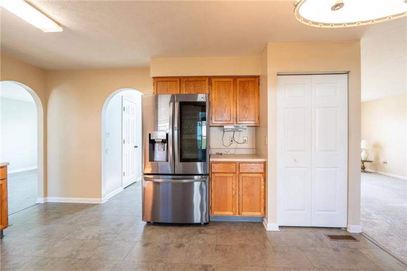 111 Stratford Ct, New Stanton, PA 15672, 4 Bedrooms Bedrooms, 10 Rooms Rooms,2.1 BathroomsBathrooms,Residential,For Sale,Stratford Ct,0,1711431