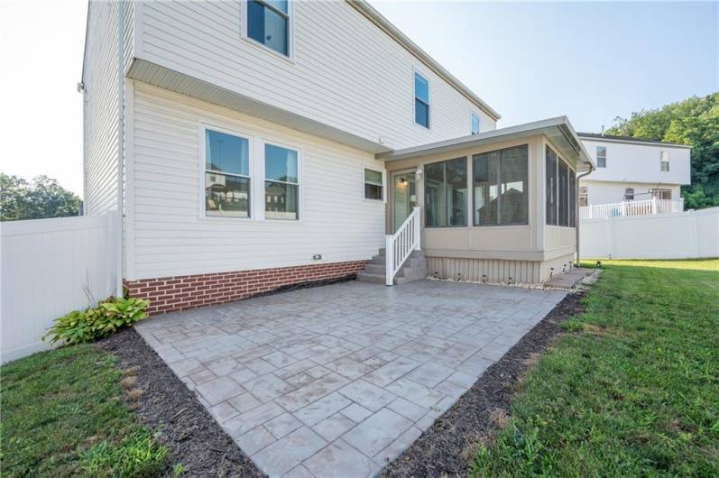 111 Stratford Ct, New Stanton, PA 15672, 4 Bedrooms Bedrooms, 10 Rooms Rooms,2.1 BathroomsBathrooms,Residential,For Sale,Stratford Ct,0,1711431