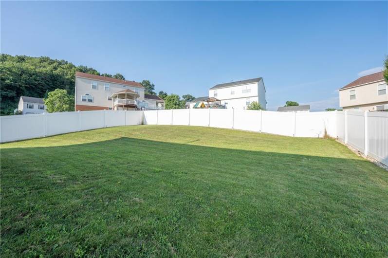111 Stratford Ct, New Stanton, PA 15672, 4 Bedrooms Bedrooms, 10 Rooms Rooms,2.1 BathroomsBathrooms,Residential,For Sale,Stratford Ct,0,1711431