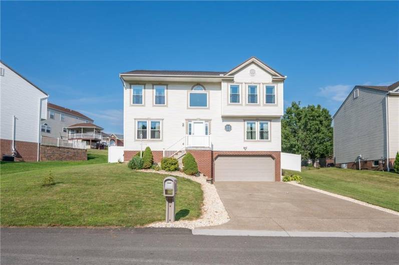 111 Stratford Ct, New Stanton, PA 15672, 4 Bedrooms Bedrooms, 10 Rooms Rooms,2.1 BathroomsBathrooms,Residential,For Sale,Stratford Ct,0,1711431