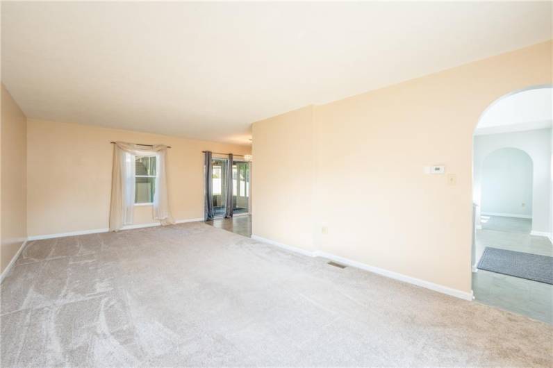 111 Stratford Ct, New Stanton, PA 15672, 4 Bedrooms Bedrooms, 10 Rooms Rooms,2.1 BathroomsBathrooms,Residential,For Sale,Stratford Ct,0,1711431