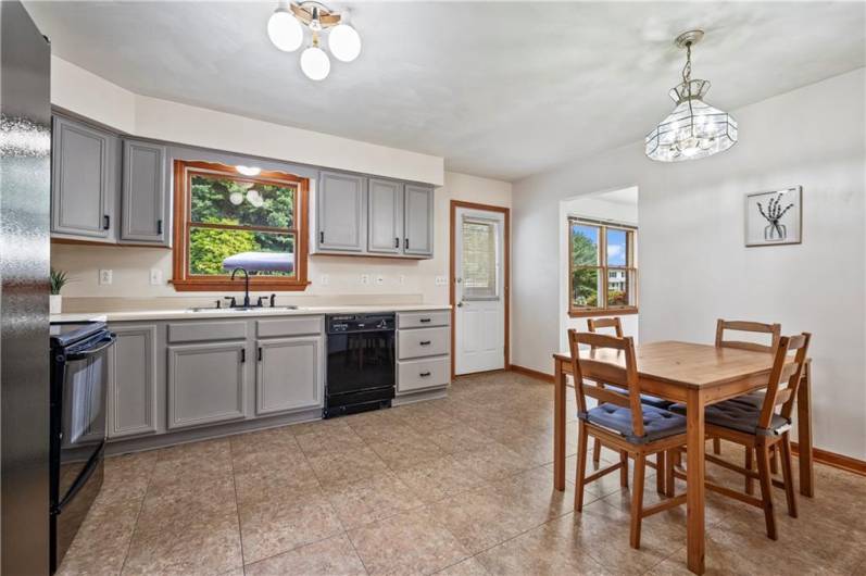 102 Whitetail Drive, Harrison City, PA 15636, 4 Bedrooms Bedrooms, 11 Rooms Rooms,2.1 BathroomsBathrooms,Residential,For Sale,Whitetail Drive,0,1711495