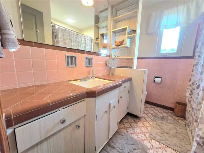 12280 Adams Dr, Irwin, PA 15642, 3 Bedrooms Bedrooms, 10 Rooms Rooms,2 BathroomsBathrooms,Residential,For Sale,Adams Dr,0,1711514