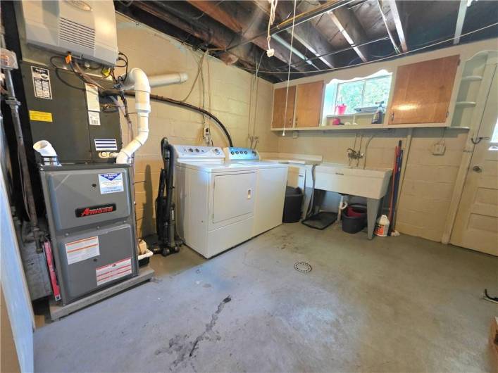 12280 Adams Dr, Irwin, PA 15642, 3 Bedrooms Bedrooms, 10 Rooms Rooms,2 BathroomsBathrooms,Residential,For Sale,Adams Dr,0,1711514