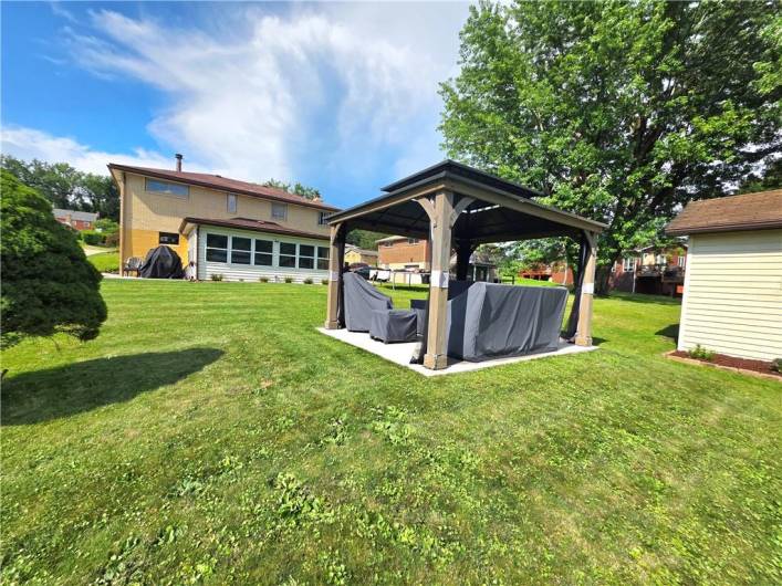 12280 Adams Dr, Irwin, PA 15642, 3 Bedrooms Bedrooms, 10 Rooms Rooms,2 BathroomsBathrooms,Residential,For Sale,Adams Dr,0,1711514