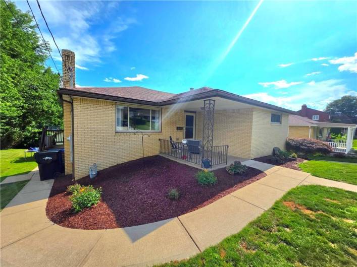 12280 Adams Dr, Irwin, PA 15642, 3 Bedrooms Bedrooms, 10 Rooms Rooms,2 BathroomsBathrooms,Residential,For Sale,Adams Dr,0,1711514