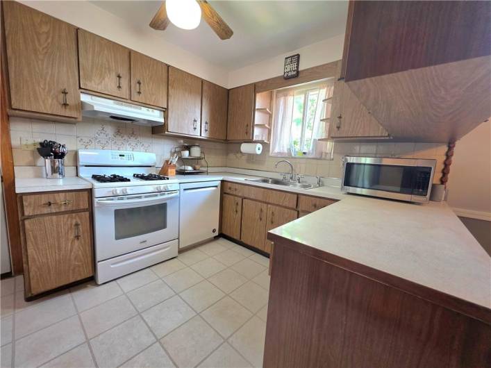 12280 Adams Dr, Irwin, PA 15642, 3 Bedrooms Bedrooms, 10 Rooms Rooms,2 BathroomsBathrooms,Residential,For Sale,Adams Dr,0,1711514