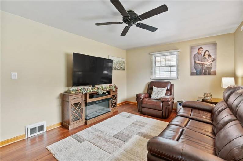 2105 Walch St, Monongahela, PA 15063, 2 Bedrooms Bedrooms, 6 Rooms Rooms,2 BathroomsBathrooms,Residential,For Sale,Walch St,0,1711530
