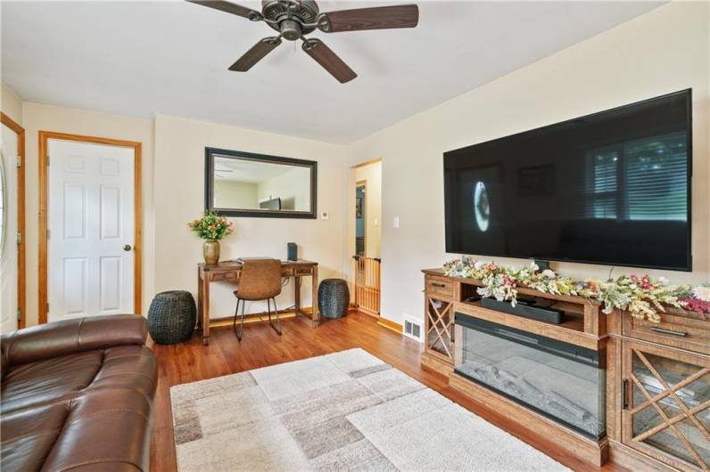 2105 Walch St, Monongahela, PA 15063, 2 Bedrooms Bedrooms, 6 Rooms Rooms,2 BathroomsBathrooms,Residential,For Sale,Walch St,0,1711530