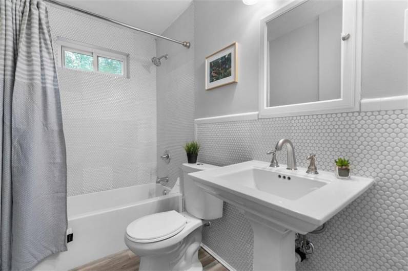 5402 Kincaid St, Pittsburgh, PA 15206, 2 Bedrooms Bedrooms, ,1 BathroomBathrooms,Residential,For Sale,Kincaid St,0,1711546