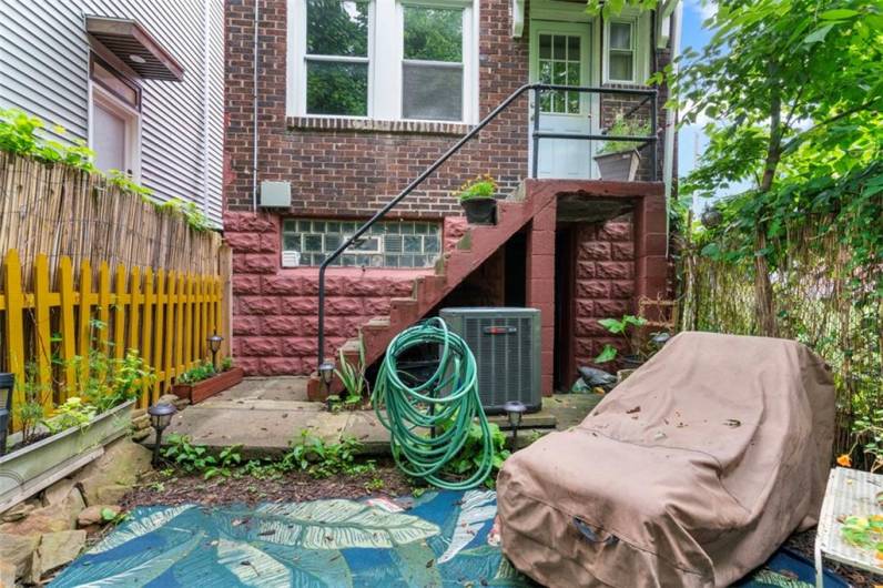 5402 Kincaid St, Pittsburgh, PA 15206, 2 Bedrooms Bedrooms, ,1 BathroomBathrooms,Residential,For Sale,Kincaid St,0,1711546