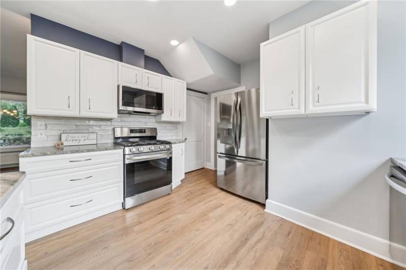 30 Forsythe Road, Pittsburgh, PA 15220, 4 Bedrooms Bedrooms, 10 Rooms Rooms,2 BathroomsBathrooms,Residential,For Sale,Forsythe Road,0,1711572
