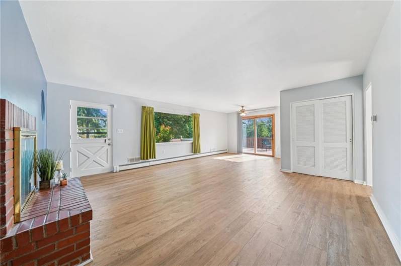 30 Forsythe Road, Pittsburgh, PA 15220, 4 Bedrooms Bedrooms, 10 Rooms Rooms,2 BathroomsBathrooms,Residential,For Sale,Forsythe Road,0,1711572