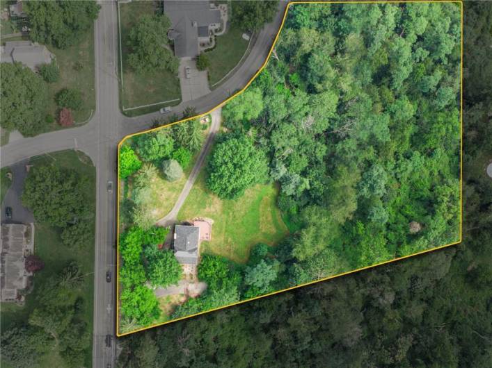 30 Forsythe Road, Pittsburgh, PA 15220, 4 Bedrooms Bedrooms, 10 Rooms Rooms,2 BathroomsBathrooms,Residential,For Sale,Forsythe Road,0,1711572