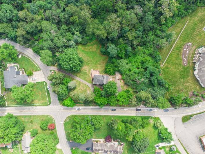 30 Forsythe Road, Pittsburgh, PA 15220, 4 Bedrooms Bedrooms, 10 Rooms Rooms,2 BathroomsBathrooms,Residential,For Sale,Forsythe Road,0,1711572