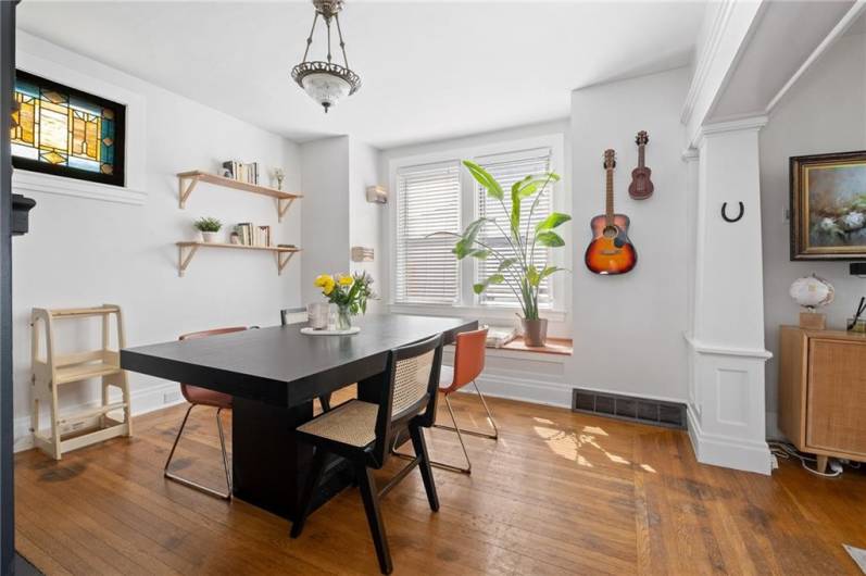 925 Fordham Ave, Pittsburgh, PA 15226, 3 Bedrooms Bedrooms, 7 Rooms Rooms,1 BathroomBathrooms,Residential,For Sale,Fordham Ave,0,1711596