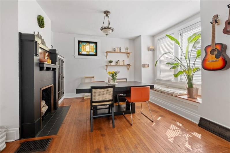 925 Fordham Ave, Pittsburgh, PA 15226, 3 Bedrooms Bedrooms, 7 Rooms Rooms,1 BathroomBathrooms,Residential,For Sale,Fordham Ave,0,1711596