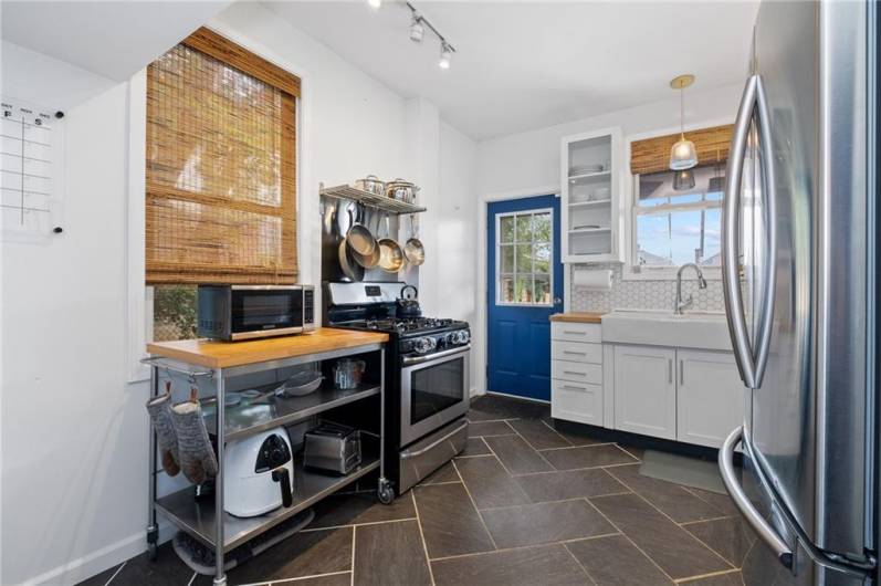 925 Fordham Ave, Pittsburgh, PA 15226, 3 Bedrooms Bedrooms, 7 Rooms Rooms,1 BathroomBathrooms,Residential,For Sale,Fordham Ave,0,1711596